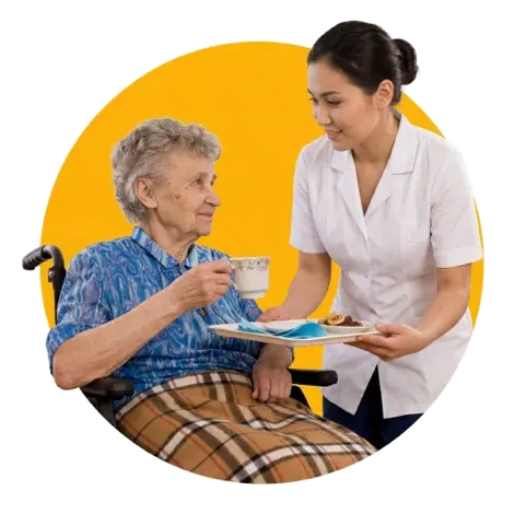 Помощница агентства подбора персонала с женщиной